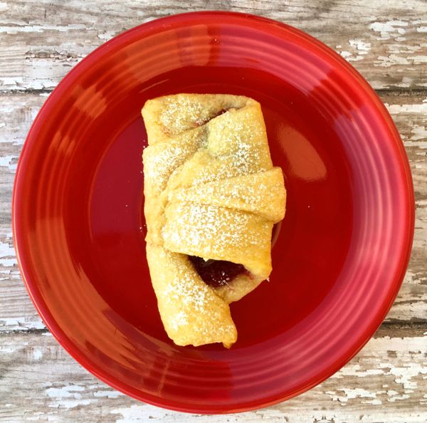 Strawberry Cheesecake Crescent Roll Up Recipe