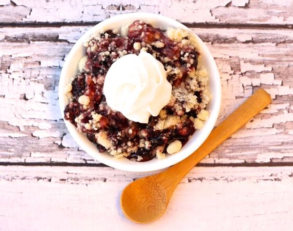 Crockpot Peaches and Cream Dump Cake