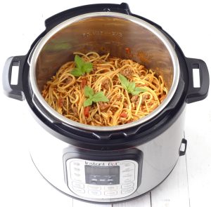 Instant Pot Spaghetti With Meat Sauce Recipe! (5 Ingredients) - DIY Thrill